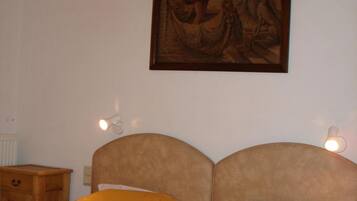 1 chambre, surmatelas, bureau, rideaux occultants