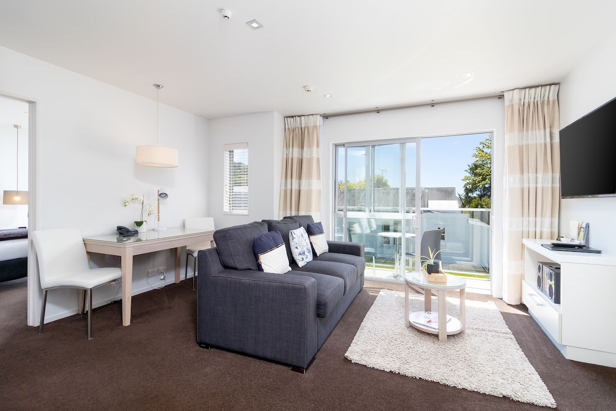 Appartement, 1 kingsize bed (Spa) | Woonruimte | Een iPod-dock