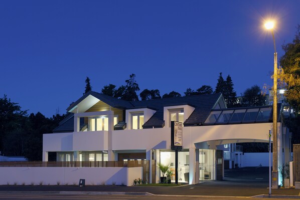 Property entrance - Century Park Motor Lodge (Nelson)