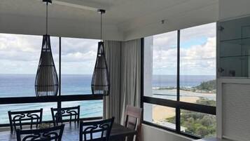 Superior Three Bedroom Apartment - Absolute Beach Front | Private kitchen | Full-size fridge, microwave, oven, stovetop