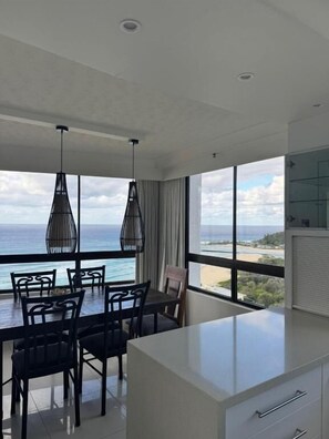 Superior Three Bedroom Apartment - Absolute Beach Front | Private kitchen | Full-size fridge, microwave, oven, stovetop
