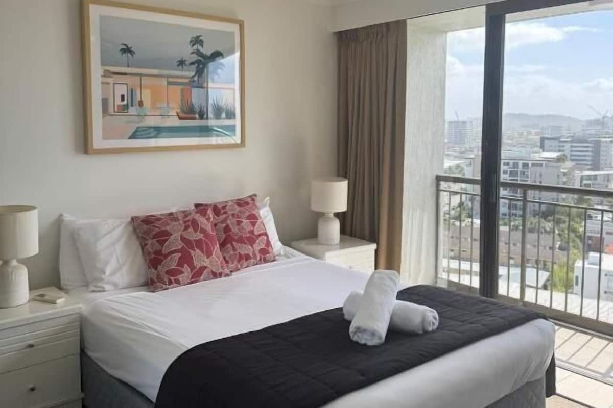 Apartamento, 4 quartos | 2 quartos, individualmente decorados, individualmente mobiliados
