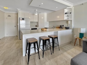 Superior-Apartment, 2 Schlafzimmer | Eigene Küche | Großer Kühlschrank, Mikrowelle, Ofen, Herdplatte