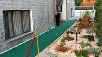 Pintu masuk hartanah