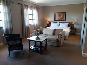 Select Comfort beds, in-room safe, individually decorated - La Roche Guest House (Cape Town)
