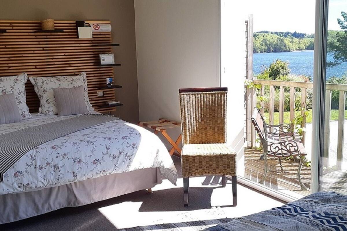 triple room | in-room safe, desk, soundproofing, iron/ironing board