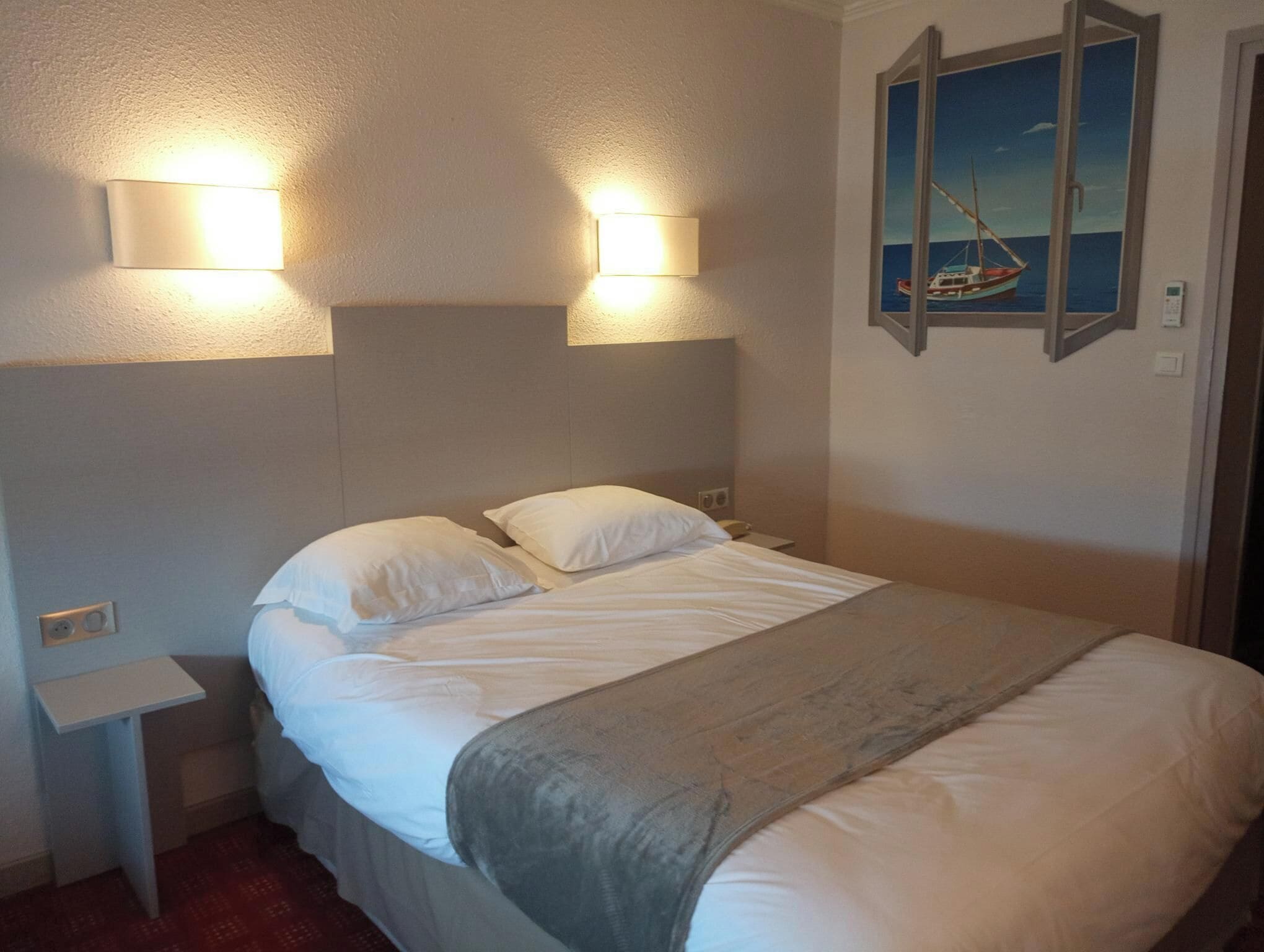 Minibar, in-room safe, desk, soundproofing