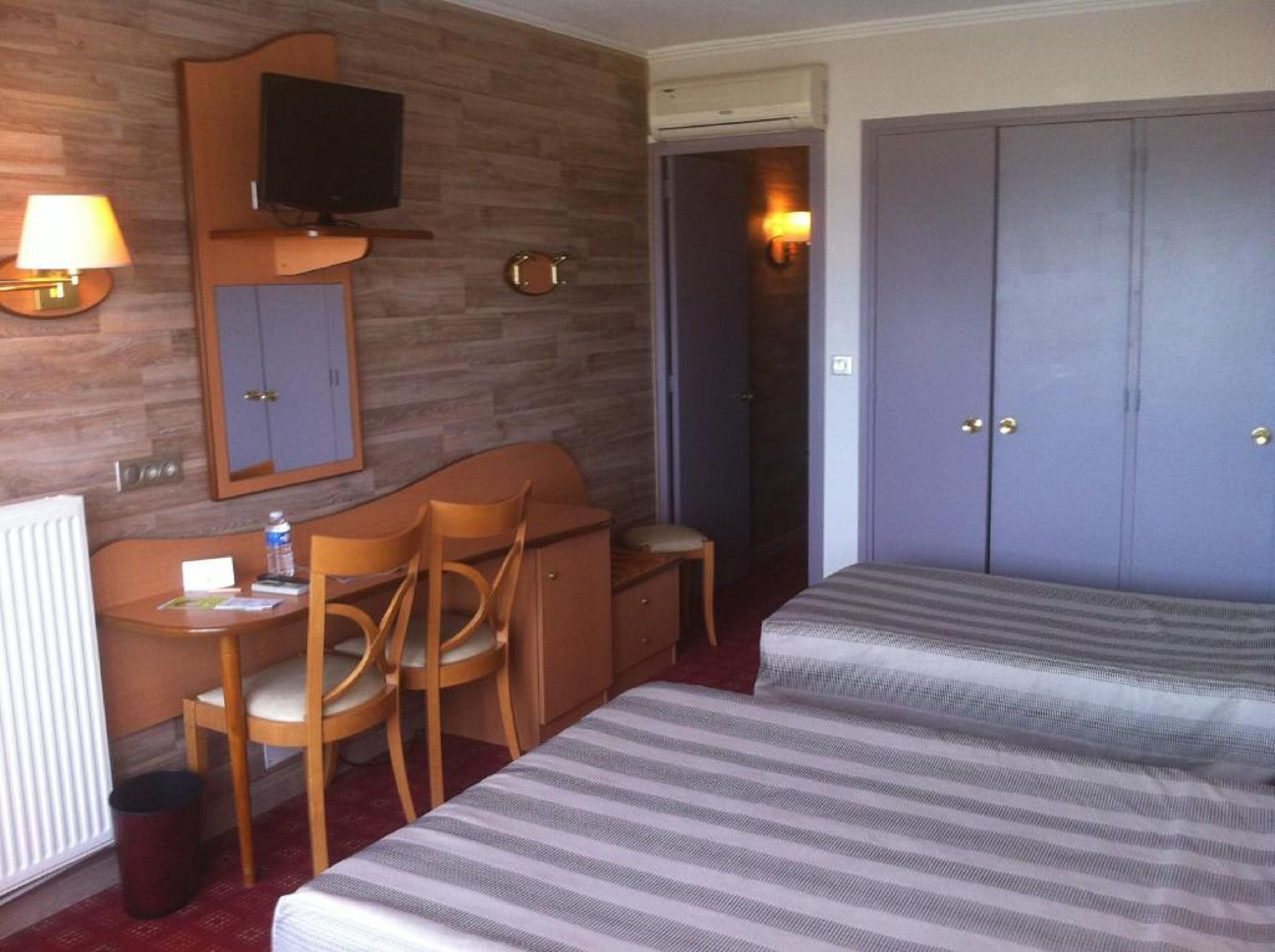 Minibar, in-room safe, desk, soundproofing