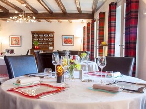 Breakfast, lunch and dinner served - Auberge de la RivIère (Les Velluire-sur-Vendée)