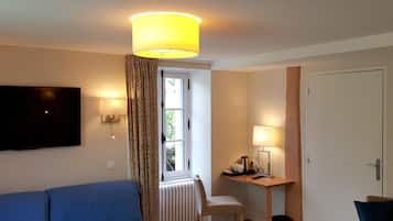 Superior Double Room | In-room safe, desk, soundproofing, free WiFi