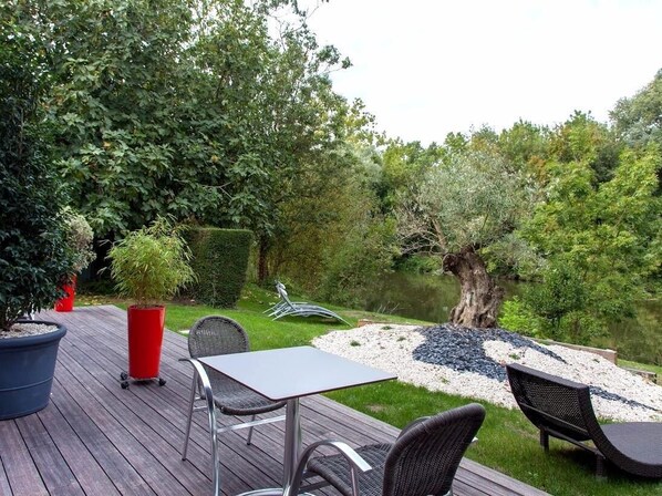 Terrace/patio - Auberge de la RivIère (Les Velluire-sur-Vendée)