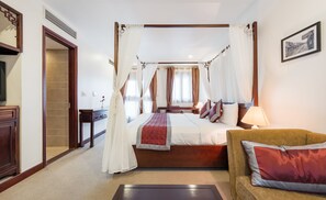 Premium Suite, 1 King Bed, Jetted Tub, City View | Premium bedding, pillowtop beds, minibar, in-room safe - La Dolce Vita (Hanoi)