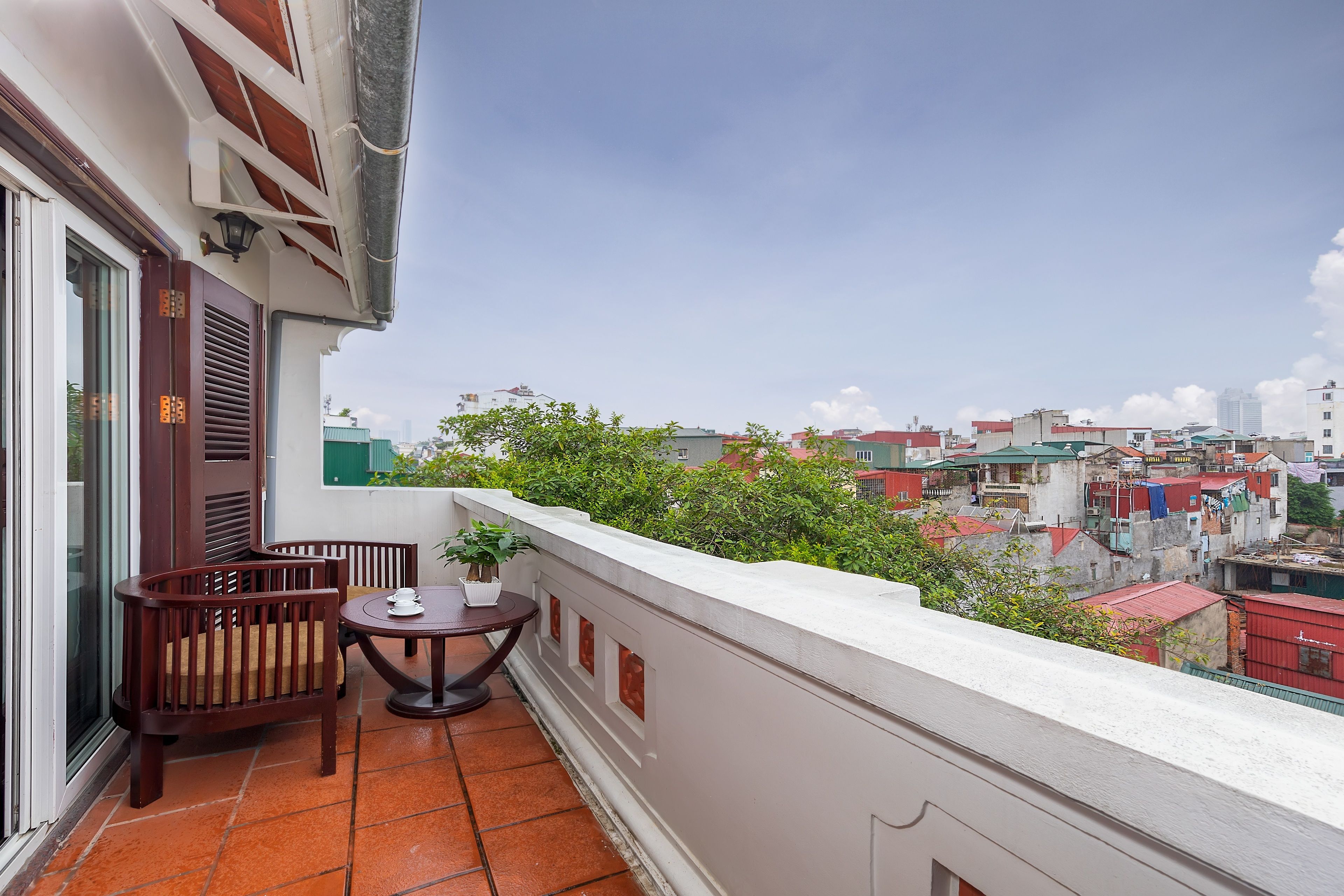 premium suite, 1 king bed, jetted tub, city view | view from room