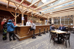 Bar (on property) - Van der Valk Hotel Hamburg-Wittenburg (Wittenburg)