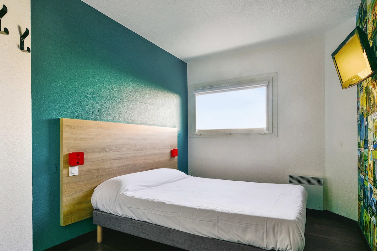 Room, 1 Double Bed (Cabrio) | Desk, blackout drapes, free WiFi, bed sheets