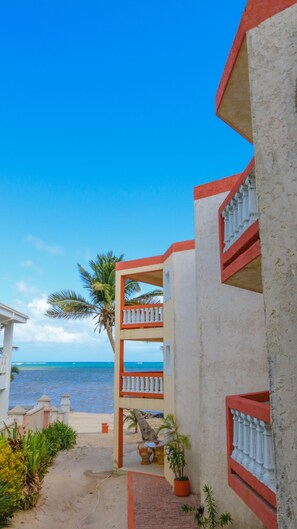 Private beach, sun-loungers, kayaking - Banana Beach Resort (San Pedro)