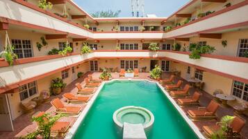 2 outdoor pools