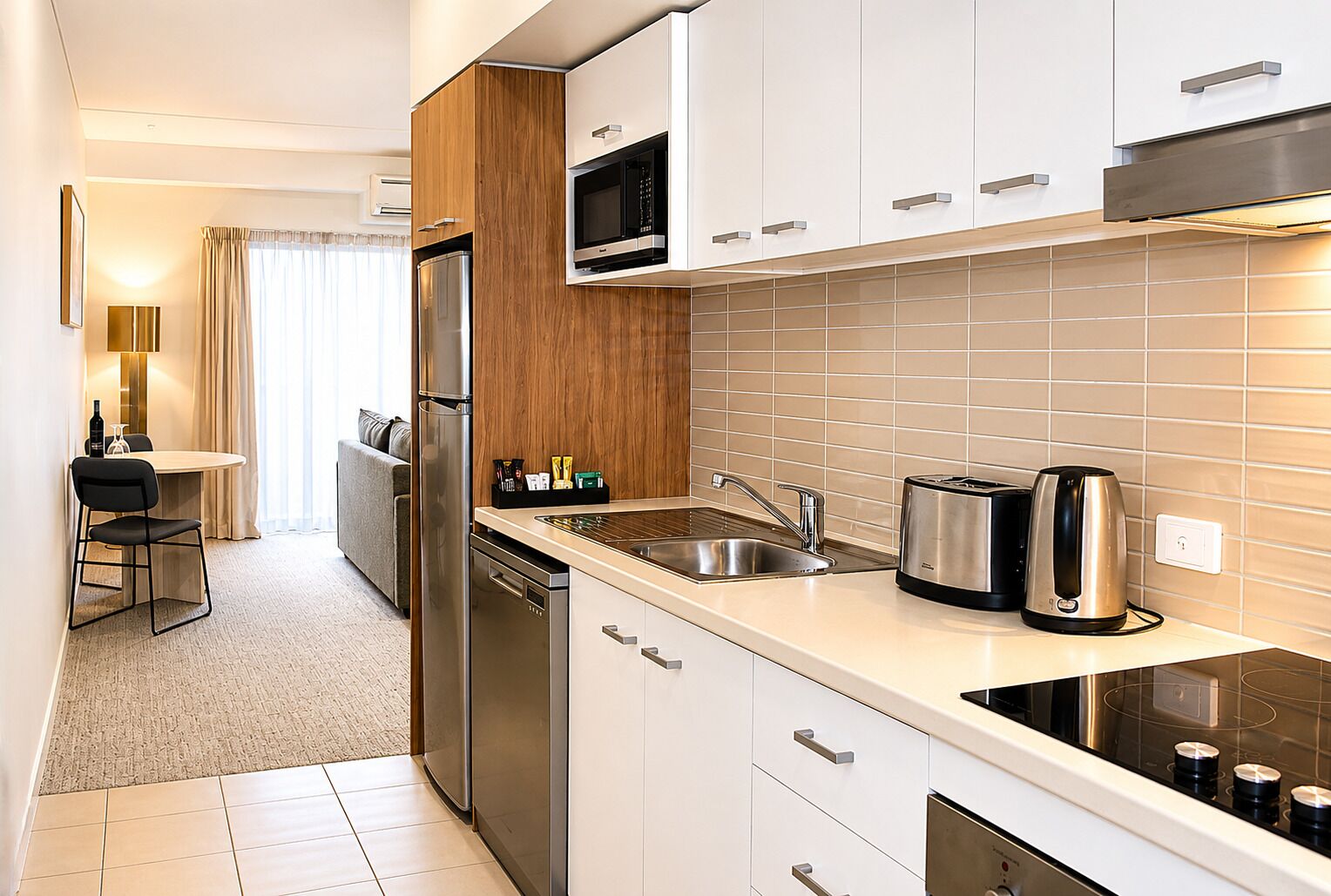 Apartamento, 1 habitación | Cocina privada | Cafetera o tetera, microondas, placa de cocina y utensilios de cocina