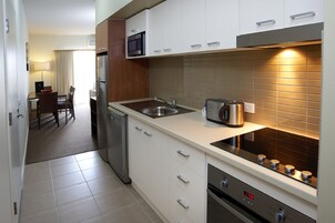 Micro-ondas, cooktop, cafeteira/chaleira