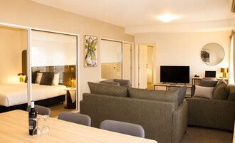 Apartamento, 3 quartos | Área de estar | Dock para iPod, dock para MP3