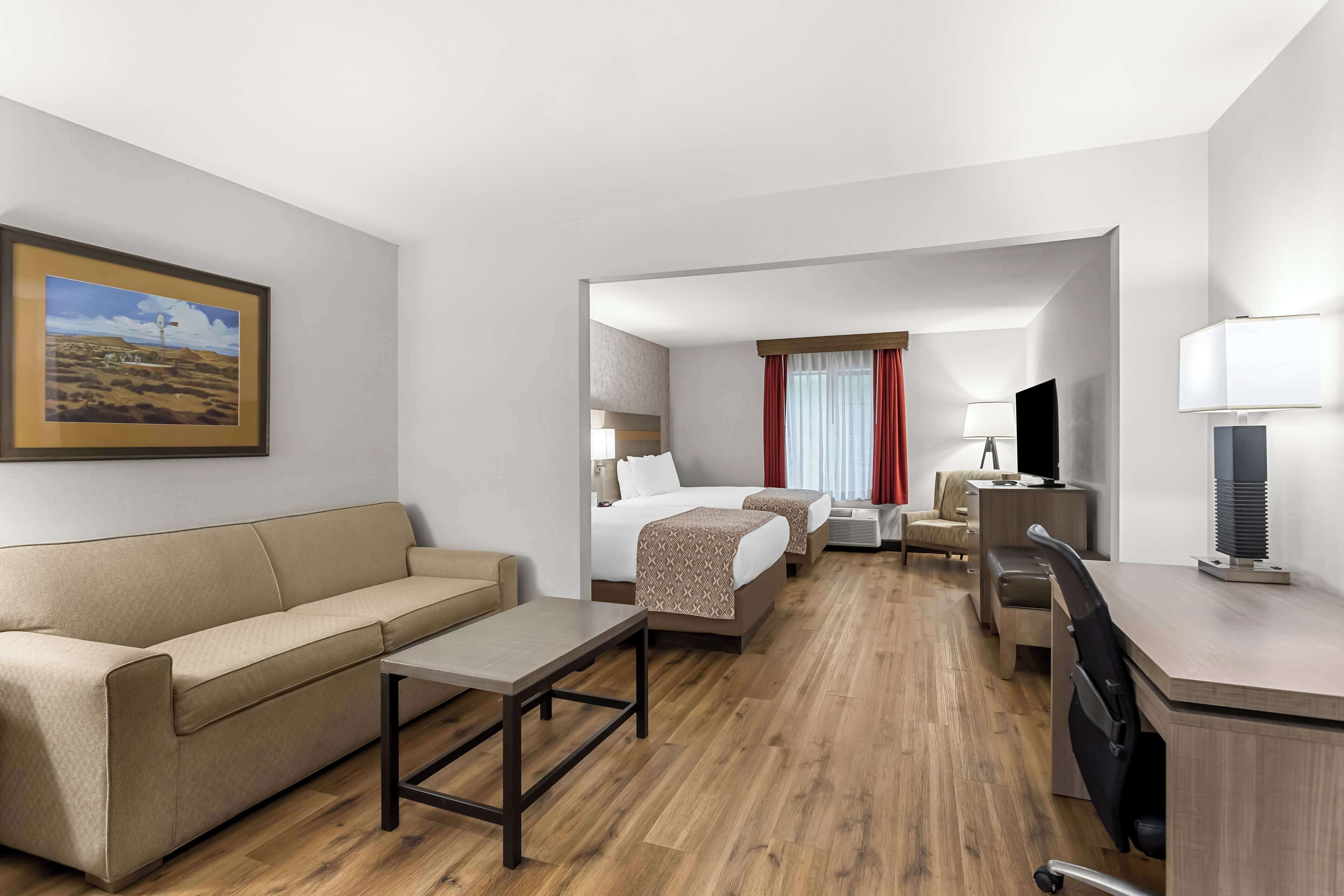 suite, 2 double beds, non smoking, refrigerator & microwave | desk, iron/ironing board, wifi, bed sheets