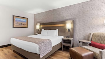 Desk, iron/ironing board, WiFi, bed sheets