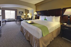 Deluxe Studio Suite, 1 King Bed, Non Smoking | Premium bedding, pillowtop beds, desk, iron/ironing board - La Quinta Inn & Suites by Wyndham Memphis Wolfchase (Memphis)
