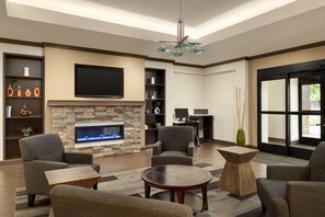 Lobby - La Quinta Inn & Suites by Wyndham Memphis Wolfchase (Memphis)