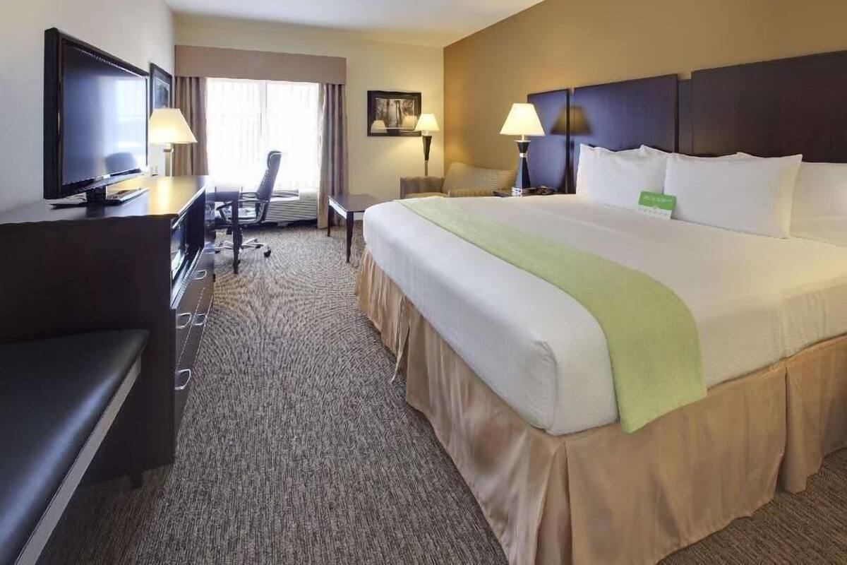 Premium bedding, pillowtop beds, desk, iron/ironing board