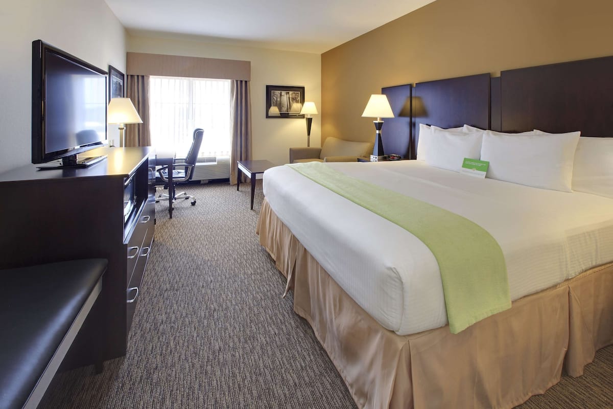 Premium bedding, pillowtop beds, desk, iron/ironing board