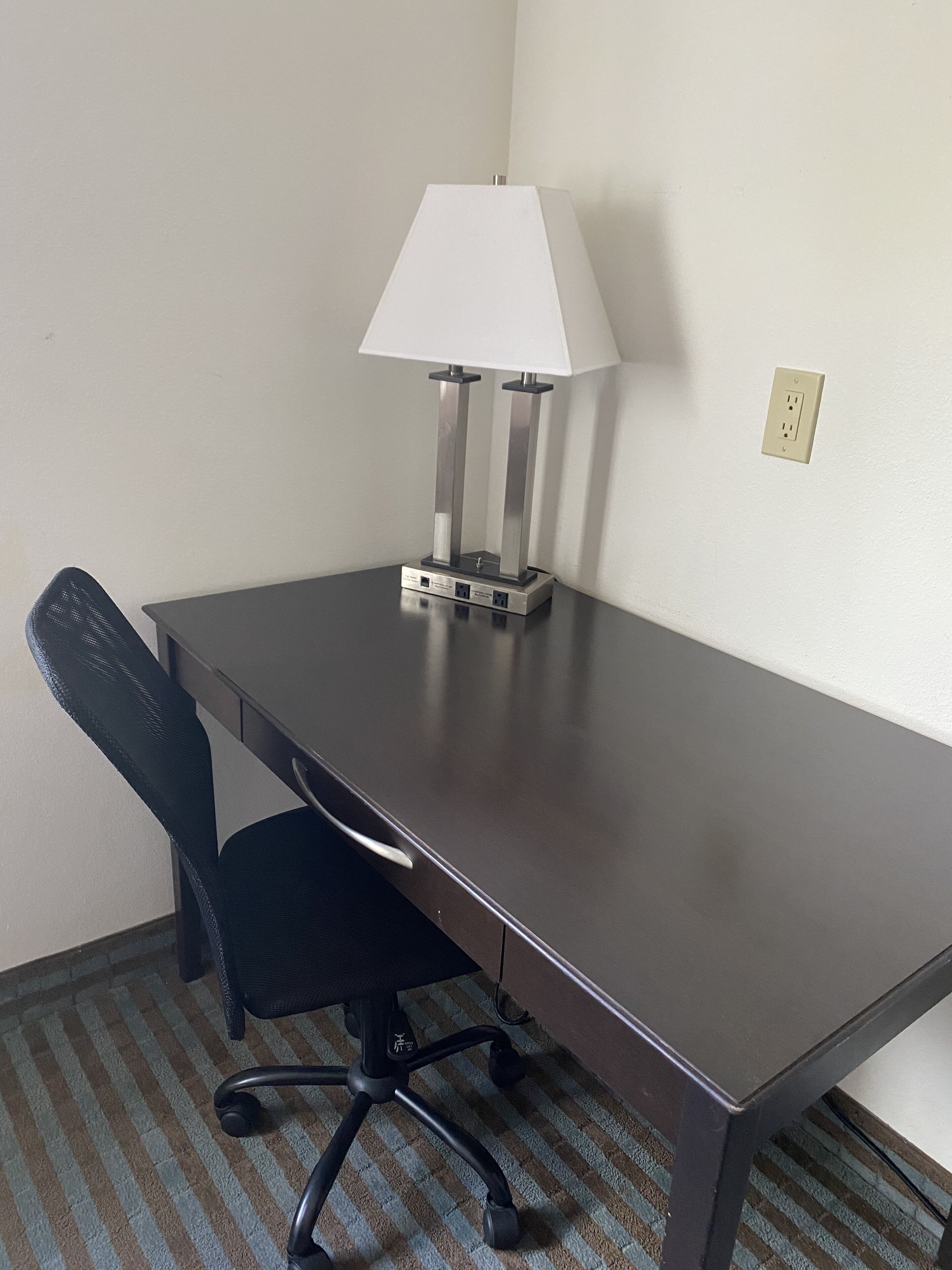 individually decorated, individually furnished, desk, laptop workspace