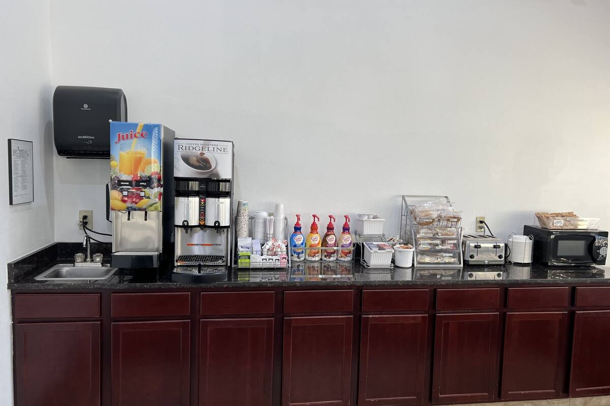 free daily continental breakfast