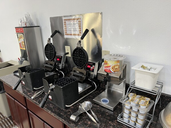 Free daily continental breakfast 