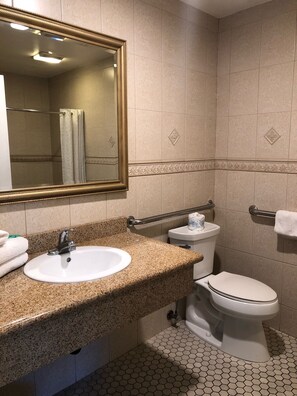 Studio Suite, 1 King Bed (Non-Smoking) | Bathroom