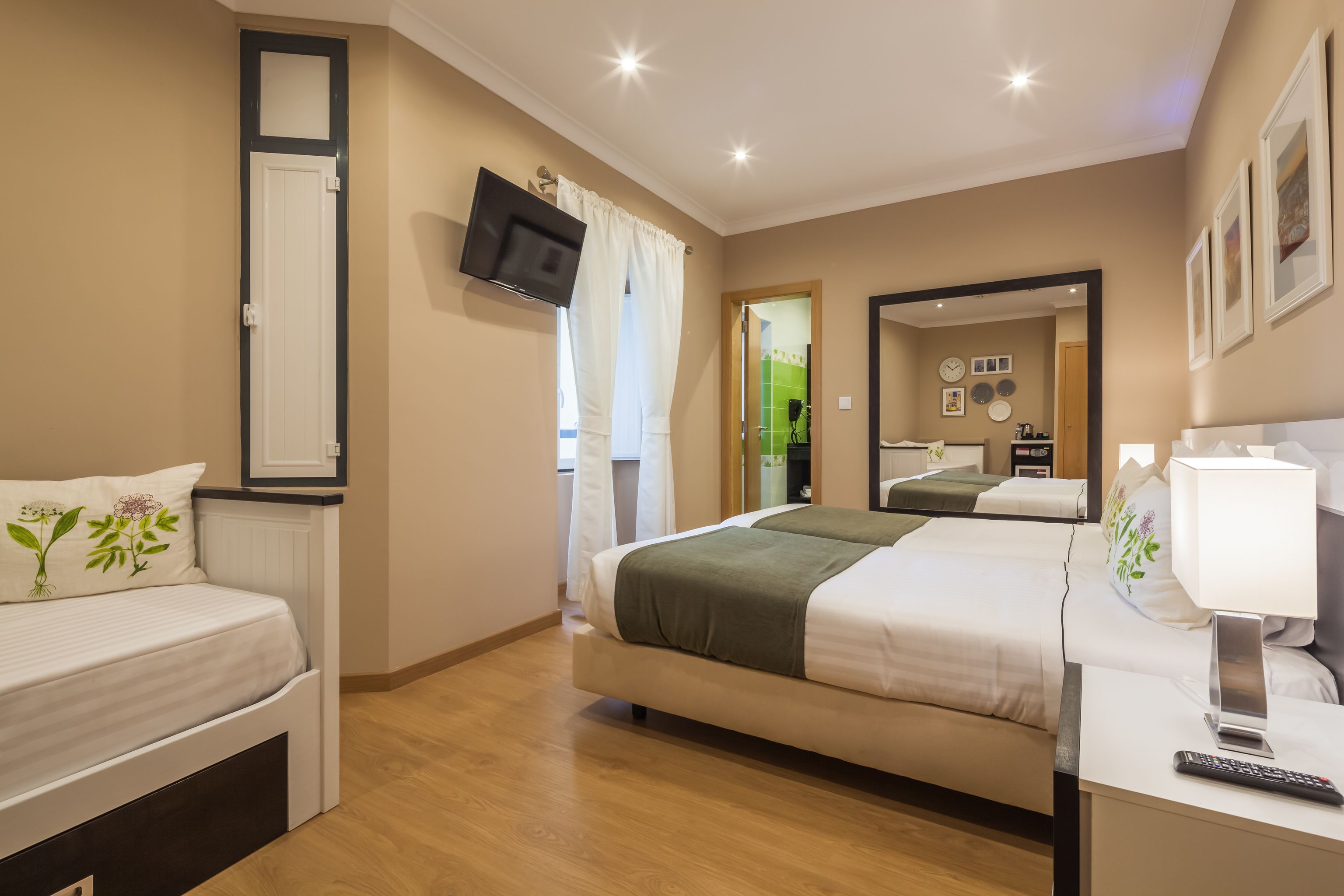 standard twin room, 2 single beds | in-room safe, desk, blackout curtains, soundproofing