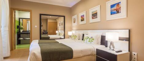 Standard Twin Room, 2 Single Beds | In-room safe, desk, blackout curtains, soundproofing