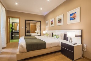 Habitación estándar con 2 camas individuales, 2 camas individuales | Caja fuerte, escritorio, cortinas opacas y sistema de insonorización