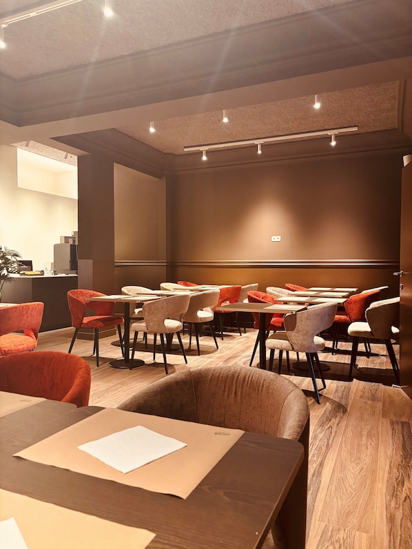 Daily buffet breakfast (EUR 15 per person)