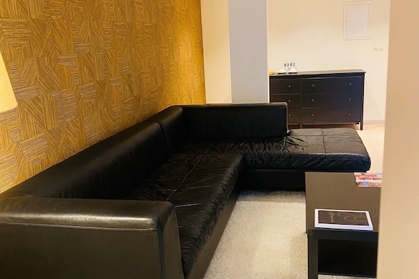 Family Suite (Large) | Living area | 32-inch TV with cable channels