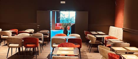 Daily buffet breakfast (EUR 15 per person)