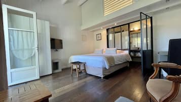 Comfort Room, 1 Bedroom, Terrace, Ground Floor | Premium bedding, memory foam beds, in-room safe, individually decorated