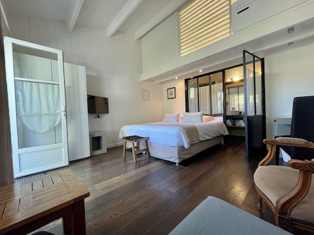 Chambre Confort, 1 chambre, terrasse, rez-de-chaussée | Literie de qualité supérieure, matelas mémoire de forme. La Villa Hôtel Bien Être
