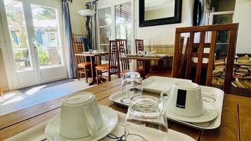 Daily buffet breakfast (EUR 18.00 per person)