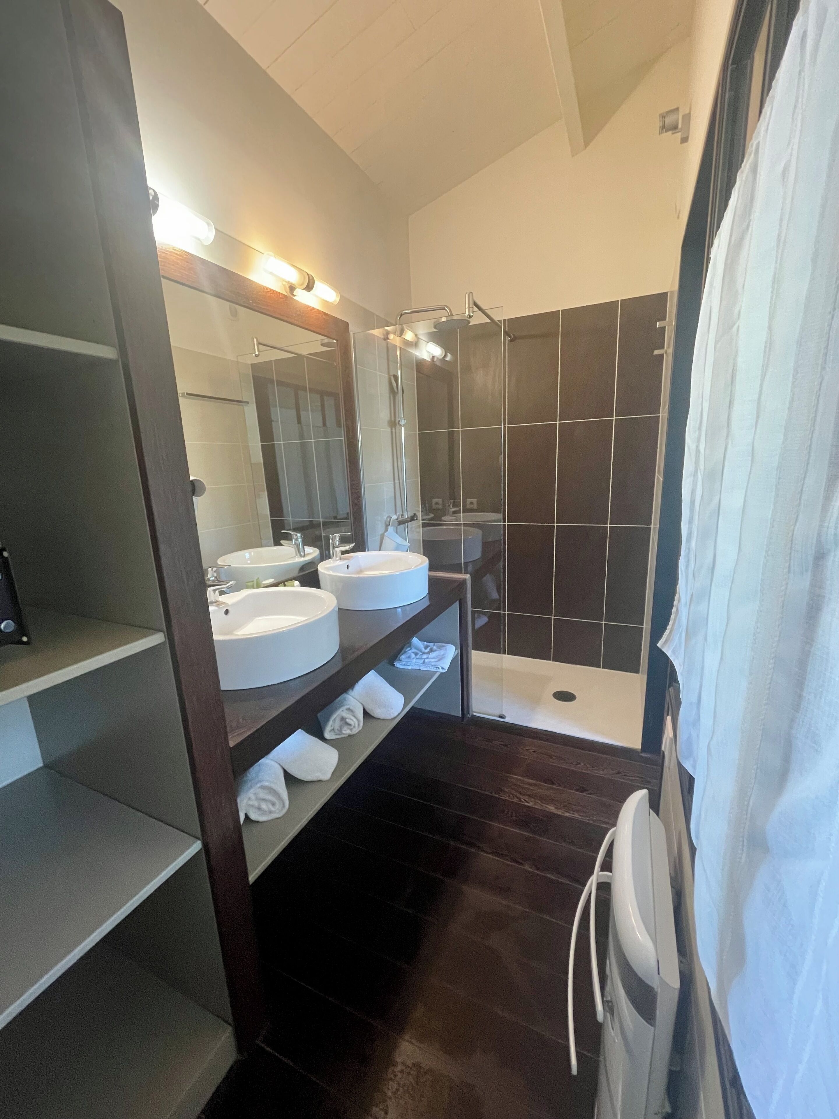 comfort room, 1 bedroom, terrace, ground floor | bathroom | free toiletries, hair dryer, towels