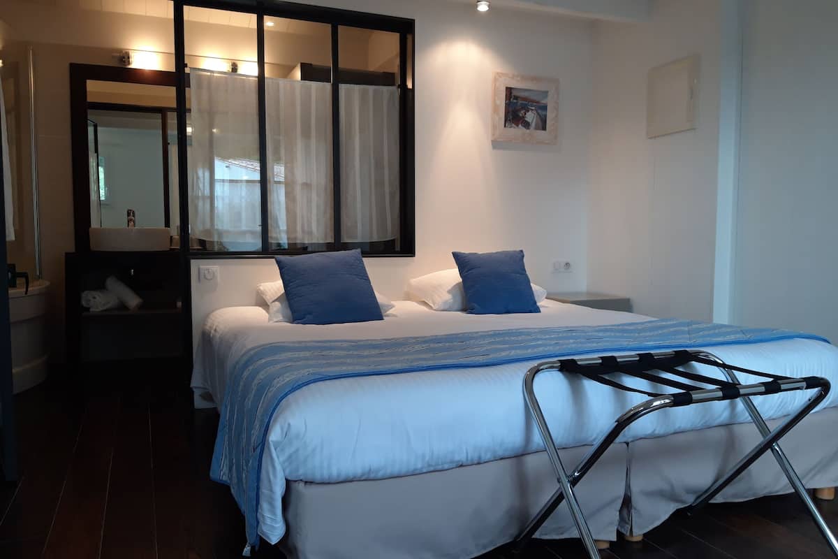 comfort room, 1 bedroom, terrace, ground floor | premium bedding, memory-foam beds, in-room safe, individually decorated