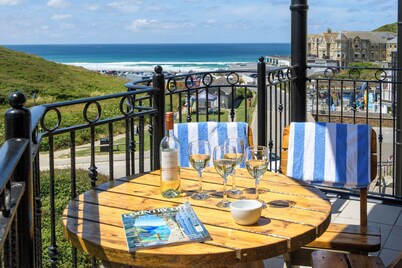 Beachcombers Apartments