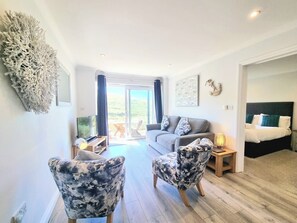 1 Bedroom Double Sea View | Living area