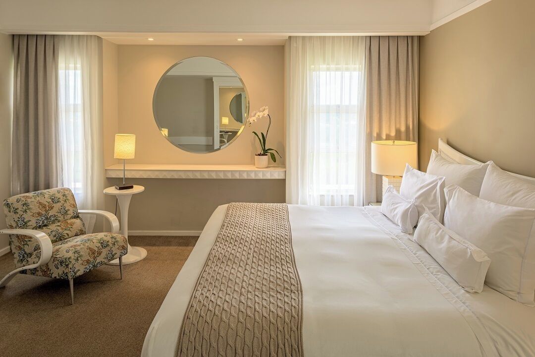 Classic | Frigobar, cofres nos quartos, espaço de trabalho para notebook