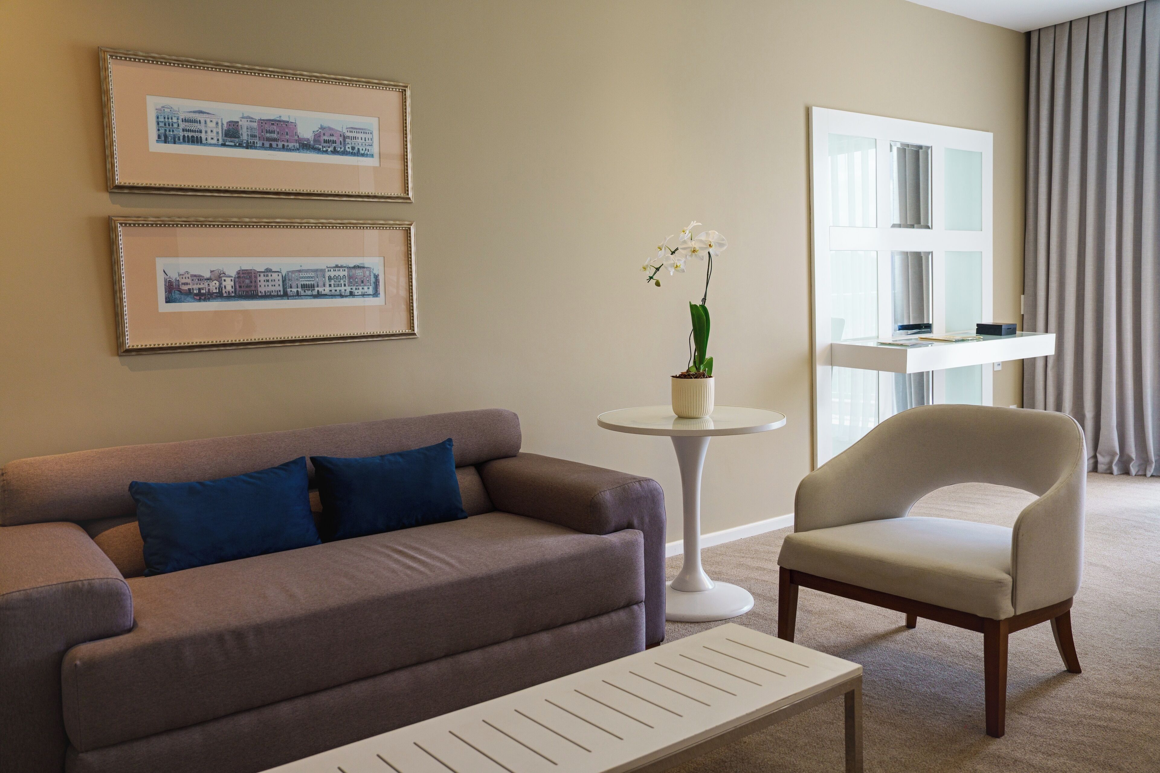 classic room | 1 bedroom, minibar, in-room safe, laptop workspace