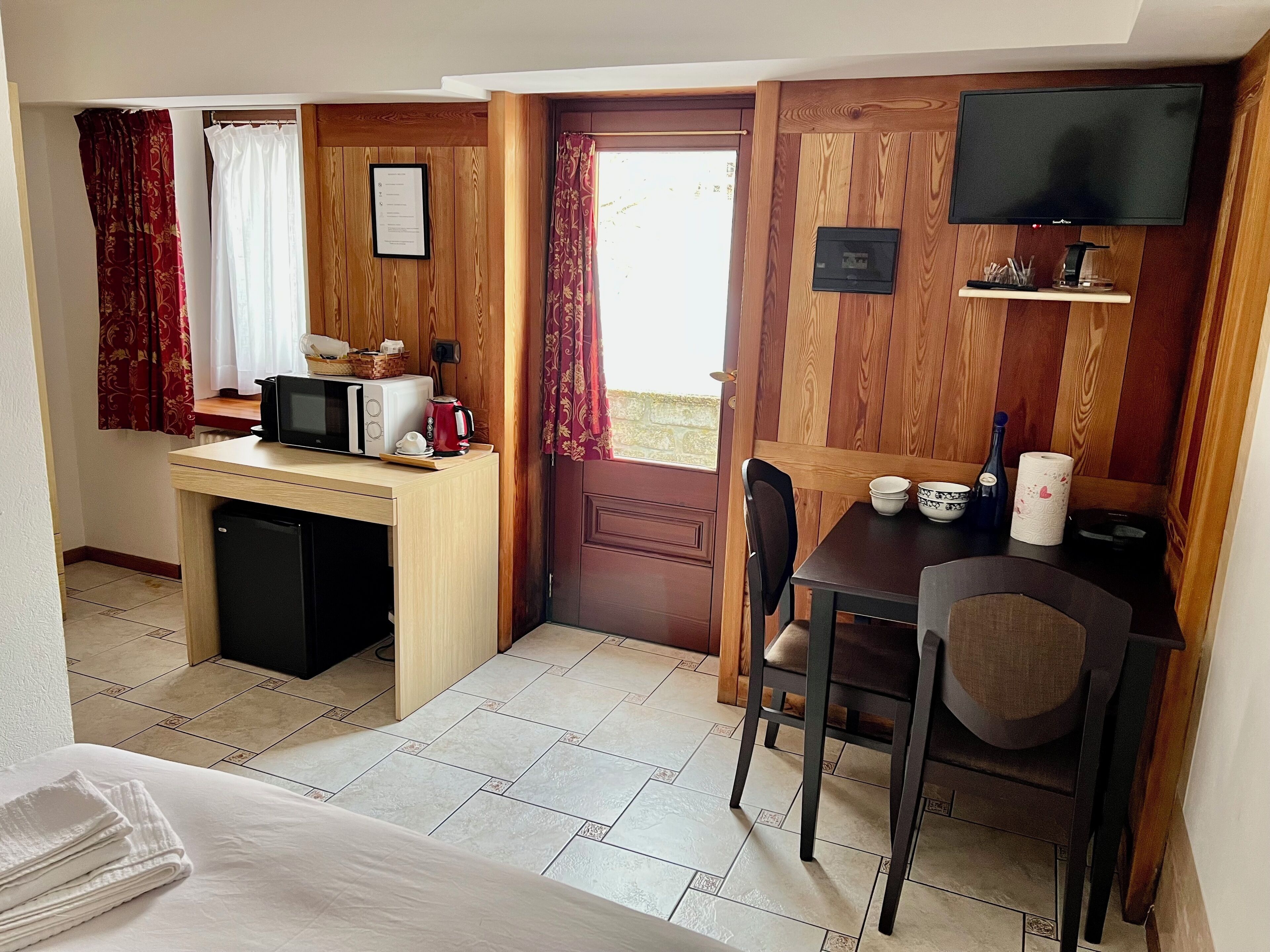 Couette en duvet d'oie, minibar, coffres-forts dans les chambres, bureau